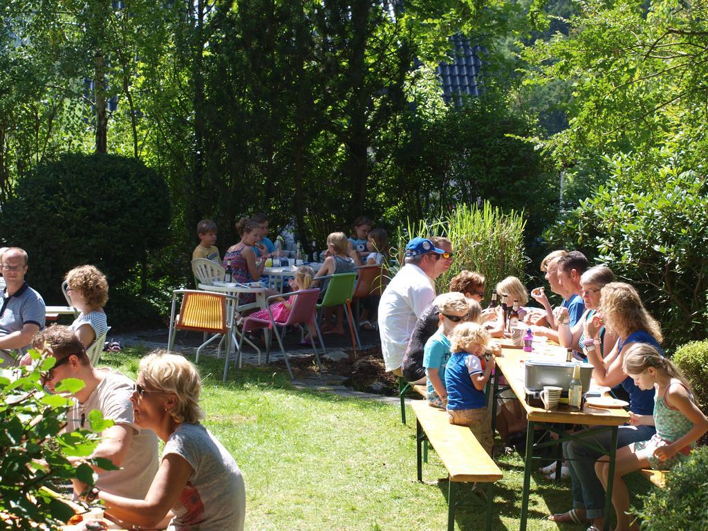 Familie Hotel Kameleon Elleringhausen Экстерьер фото